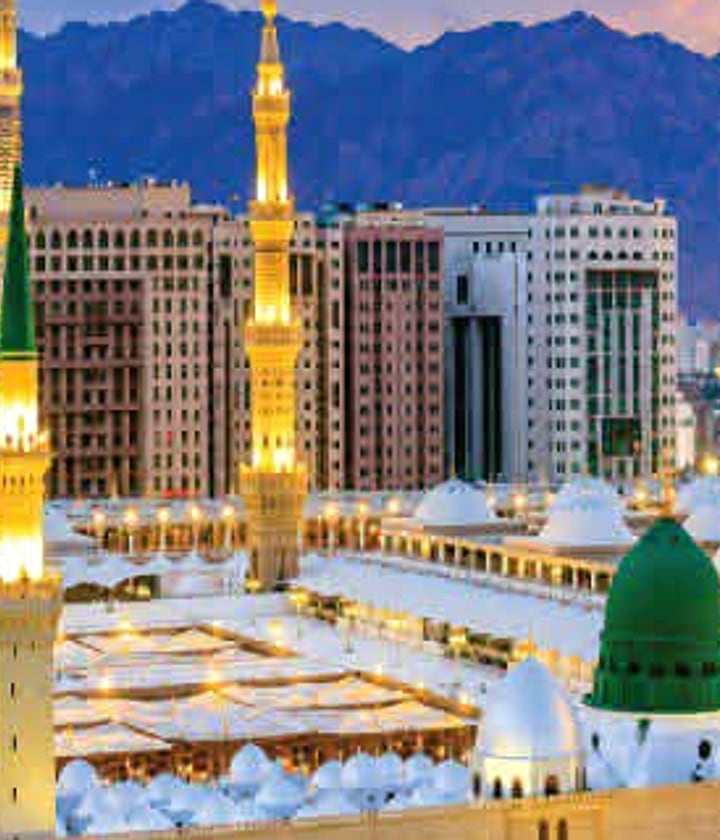 Masjid an-Nabawi in Madinah — Umrah package enquiry visual